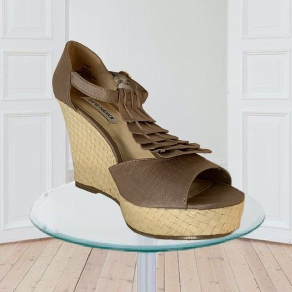 Steve Madden Ruffle Satin Wedge Heel Sandal Size 9